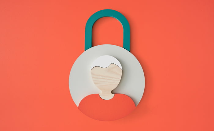 Qnister GDPR By Default. Man in orange padlock